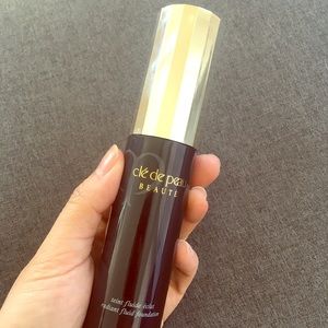 Cle De Peau Beaute Radiant Fluid Foundation
